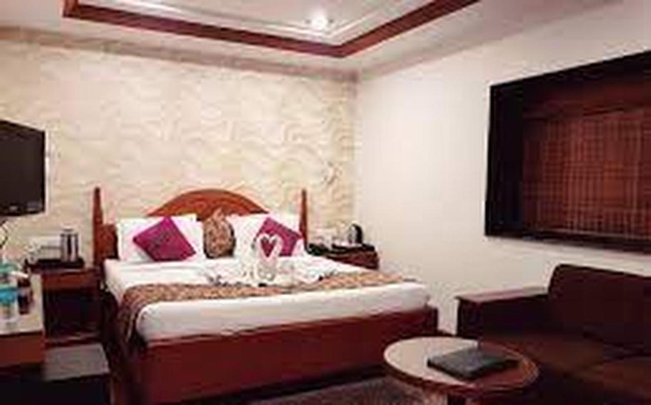 Hotel Punjab Palace Rāipur Zewnętrze zdjęcie