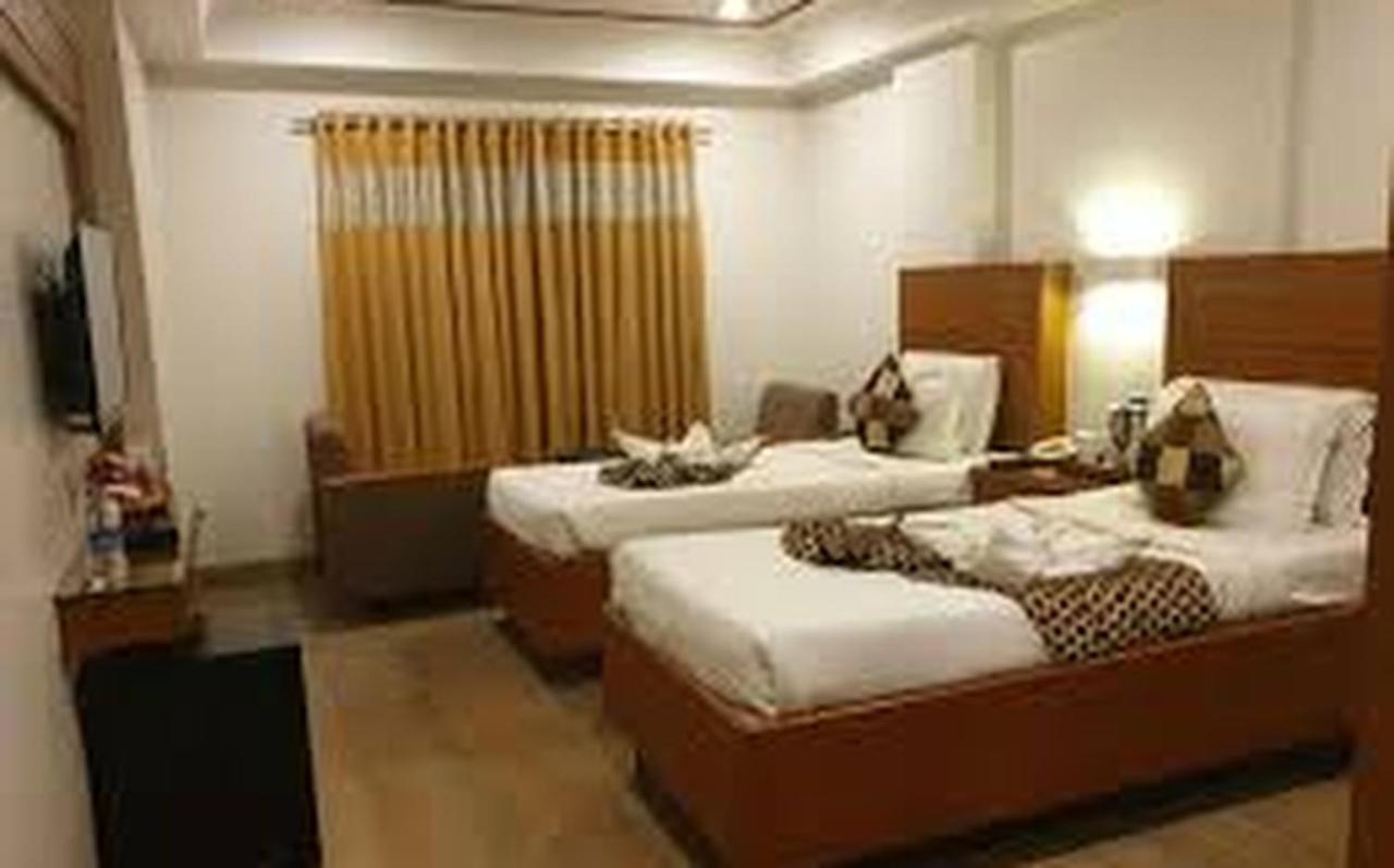 Hotel Punjab Palace Rāipur Zewnętrze zdjęcie