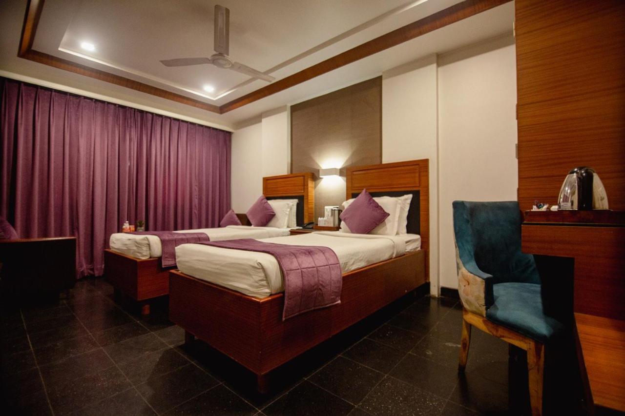 Hotel Punjab Palace Rāipur Zewnętrze zdjęcie